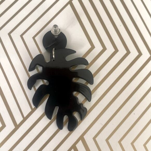 Green Palm Leave 2.25" Long Earrings Never Worn - Picture 2 of 2